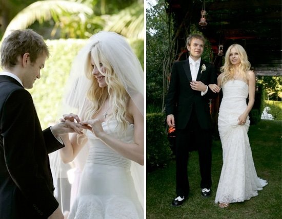 Avril Lavigne lại có bạn trai mới - 5
Ca sỹ người Canada từng trải qua 2 cuộc hôn nhân thất bại, lần đầu cô kết hôn cùng Rocker Deryck Whibley từ năm2006–2010