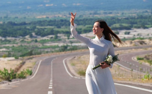 Ngoài ra, cô gái này còn có năng khiếu về hội họa và nấu các món ăn thuần Việt.