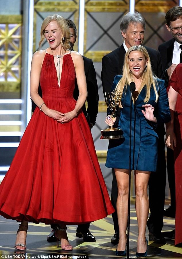 Con gái 18 tuổi của Reese Witherspoon giống mẹ như đúc - 8
Reese Witherspoon và dàn sao của Reese Witherspoon ăm mừng Big Little Lies được 16 đề cử và giành 8 giải chung cuộc.