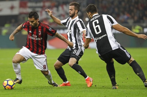 Higuain rực sáng, Juventus hạ gục AC Milan - 1 AC Milan không thể cưỡng lại được sức mạnh của Juventus