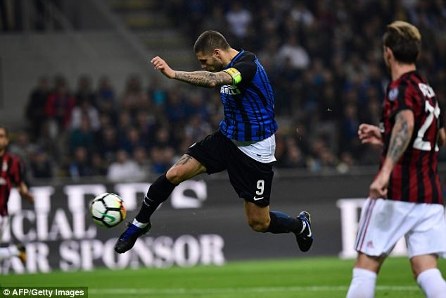 
Icardi nâng tỷ số lên 2-1 cho Inter Milan ở phút 63
