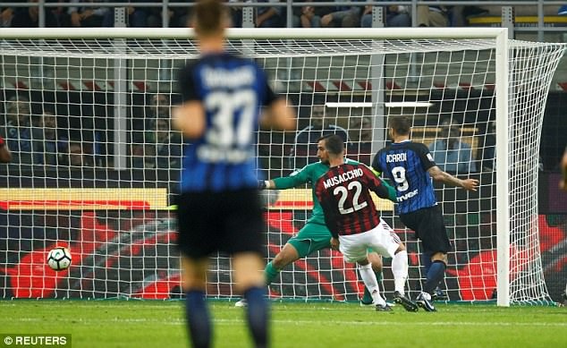 
Icardi mở tỷ số cho Inter Milan ở phút 28
