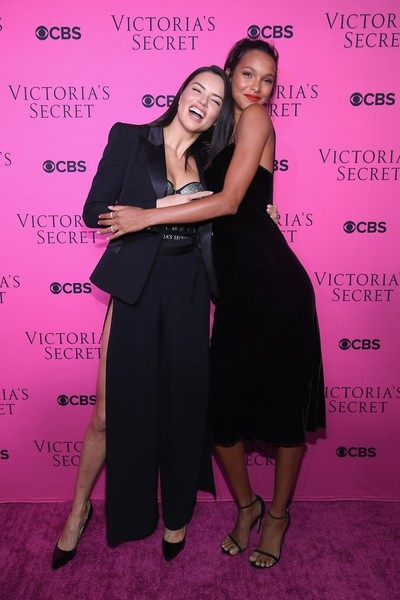 
Adriana Lima và Lais Ribeiro - hai siêu mẫu đình đám của Victorias Secret
