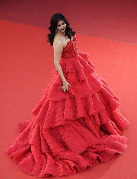 
Rai là người đẹp Ấn Độ nổi tiếng tại Hollywood. Cô từng quảng cáo cho nhiều nhãn hiệu như LOreal, Titan, Longines Coca-Cola,[144] Lakmé, Casio, Philips...
