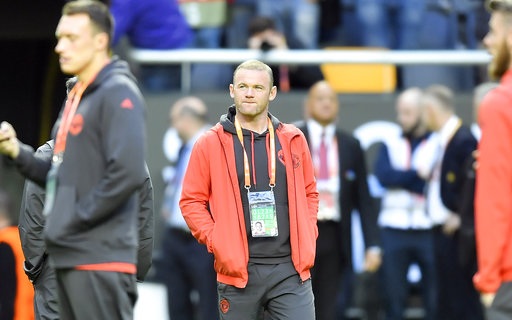 Ajax ra sức tập luyện, MU chỉ đi dạo ở Friends Arena - 15
Rooney có khả năng sẽ có tên trong danh sách dự bị, nhưng khả năng anh ra sân là rất thấp
