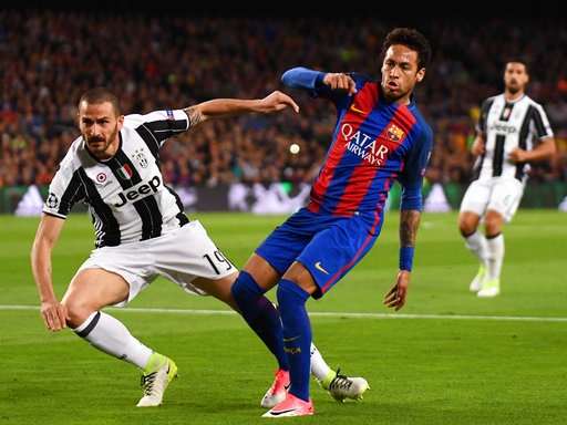 HLV Juventus chê bai sức mạnh tấn công của Barcelona - 1 HLV Allegri lên tiếng khen ngợi hàng thủ Juventus