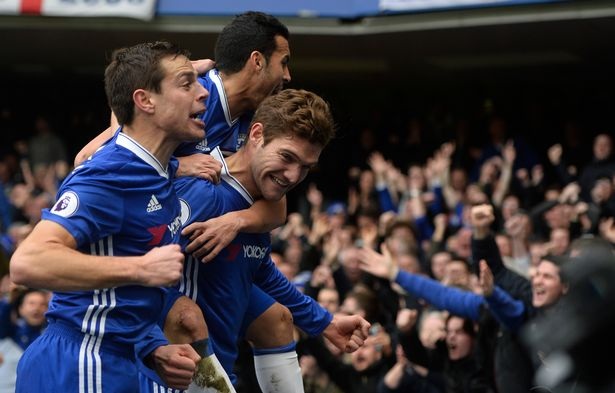Đội hình tiêu biểu vòng 24 Premier League: “Báu vật” của Pep Guardiola - 2 Marcos Alonso thi đấu ngày càng hay ở Chelsea