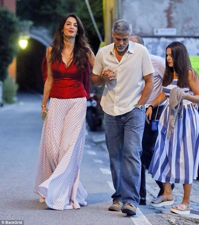 “Gã đầu bạc” George Clooney không rời mắt khỏi “bà xã” - 19