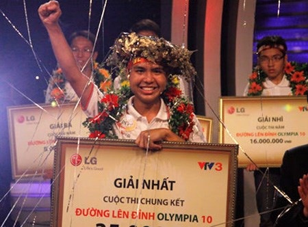 Mối duyên nợ giữa các “nhà leo núi” trường Ams với chung kết năm Olympia - 1
Cho tới thời điểm này, Phan Minh Đức là học sinh trường Ams đầu tiên và duy nhất giành được chiến thắng ở trận chung kết Đường lên đỉnh Olympia (năm thứ 10)