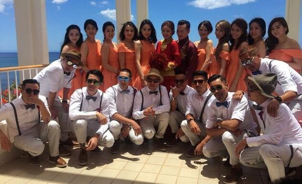 Đám cưới lãng mạn, ấm áp của An Dĩ Hiên và đại gia Macau - 4
Bạn bè và đồng nghiệp của cặp đôi đều chúc phúc cho họ.