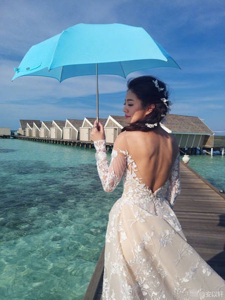 Cận kề ngày cưới, An Dĩ Hiên vẫn làm việc chăm chỉ - 7
Dù lấy chồng giàu có nhưng An Dĩ Hiên khẳng định, cô sẽ không từ bỏ công việc trong làng giải trí. Người đẹp là một trong những nữ diễn viên thần tượng được yêu thích nhất tại châu Á.