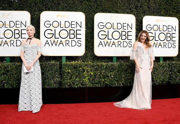 Dập dìu kiều nữ trên thảm đỏ lễ trao giải Quả Cầu Vàng - 29
Michelle Williams và Drew Barrymore xuất hiện cùng thời điểm trên thảm đỏ