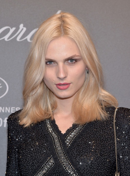 
Andreja Pejic tiết lộ, việc khó khăn của nghề người mẫu là ăn kiêng. Bạn không thể mặc đồ đẹp để trình diễn nếu ăn nhiều, đó là sự thật
