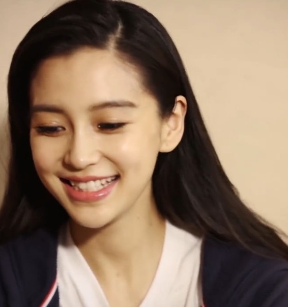 Bà mẹ trẻ Angelababy lần đầu khoe con trai cưng trên truyền hình - 6 Bà mẹ trẻ Angelababy lần đầu khoe con trai cưng trên truyền hình - 6