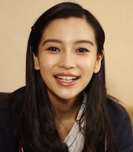 Bà mẹ trẻ Angelababy lần đầu khoe con trai cưng trên truyền hình - 7
Angelababy chia sẻ hạnh phúc và niềm vui khi được trở lại với công việc. Gần nửa năm sau khi sinh con, Angelababy đã lấy lại nhan sắc trước đây. Cô trông có phần đằm thắm và quyến rũ hơn.