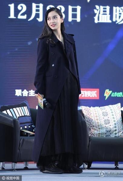 “Bà bầu” Angelababy khệ nệ “vác” bụng đi mua sắm - 14