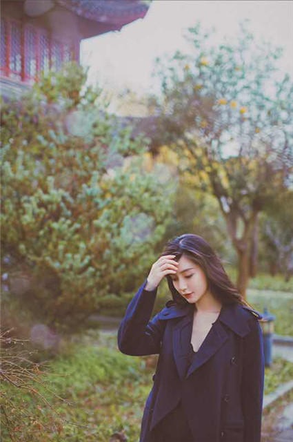 “Bà bầu” Angelababy khệ nệ “vác” bụng đi mua sắm - 16