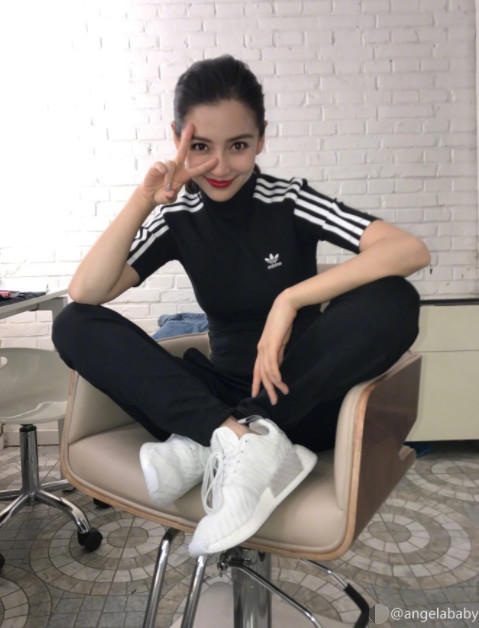 Bị tung tin nhờ mang thai hộ, Angelababy và Huỳnh Hiểu Minh khoe ảnh bầu bí - 10 Bị tung tin nhờ mang thai hộ, Angelababy và Huỳnh Hiểu Minh khoe ảnh bầu bí - 10