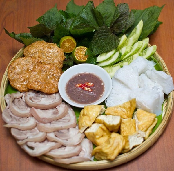 “Dắt túi” những món ăn đường phố cho sinh viên ngày cuối tuần - 1 Bún đậu Ngĩa Tân có giá từ 15.000 đến 40.000 tùy từng suất (Ảnh: Internet)