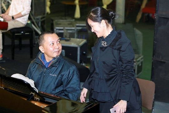 Nhạc sĩ Lưu Hà An: “Nếu không yêu Hà Nội, sao Hồng Nhung có thể hát truyền cảm đến vậy?” - 1 “Phố à phố ơi” chất chứa kỷ niệm thời thơ ấu của cả nhạc sĩ sáng tác và ca sĩ thể hiện.