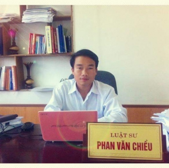 Cháu bé 5 tuổi bị cột viễn thông đè nát chân: "Cò kè" mặc cả bồi thường như hàng hoá? - 4 Luật sư Phan Chiều, Phó văn phòng Luật An Phát, thuộc Đoàn Luật sư tỉnh Hà Tĩnh nhấn mạnh cần phải làm rõ trách nhiệm của những người đã gây ra nỗi đau cho cháu Sang