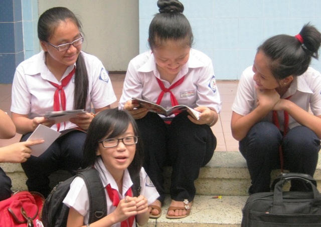 Học sinh khối 9 ở một số quận TPHCM bị sốc vì đề thi Toán học kỳ khó, học sinh khá giỏi cũng khó đạt được điểm trung bình (Ảnh minh họa)