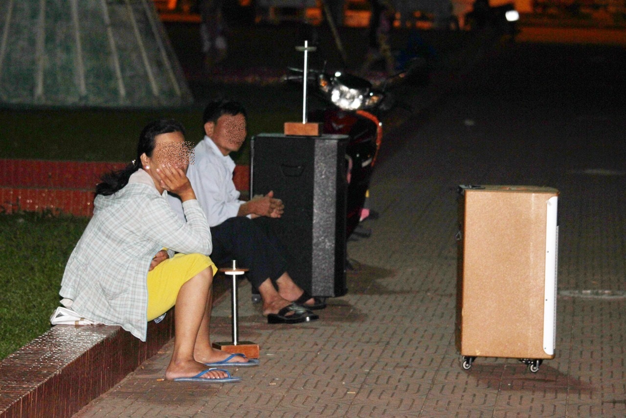 Khi karaoke di động “tra tấn” người dân - Ảnh 1. Khi karaoke di động “tra tấn” người dân - Ảnh 1.