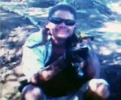 Alex Gomez, 36 tuổi, ở California, Mỹ đã bị chính con rắn mà anh chụp ảnh “tự sướng” cùng cắn vào vào cổ năm 2015. (Ảnh: CBS)