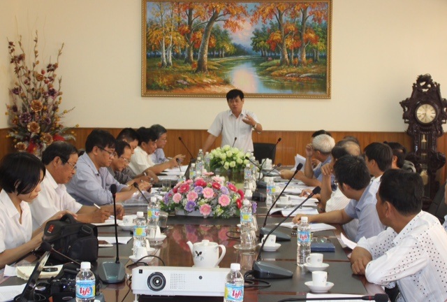 Tàu vỏ thép hư hỏng: Làm dối nhận tiền thật! - 2
Để đi đến thống nhất việc sửa chữa 5 con tàu trên, sở NN&PTNT đã triệu tập cuộc họp giữa các bên có liên quan.