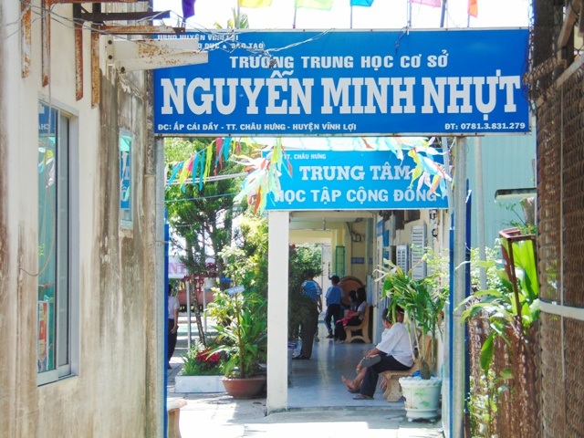 Sẽ xem xét trách nhiệm Hiệu trưởng các trường có tình trạng lạm thu - 3 Trường THCS Nguyễn Minh Nhựt (huyện Vĩnh Lợi) cũng bị phản ánh có thu một số khoản chưa hợp lý.