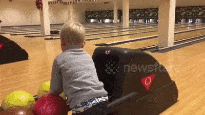 Một cú ném bowling đẳng cấp