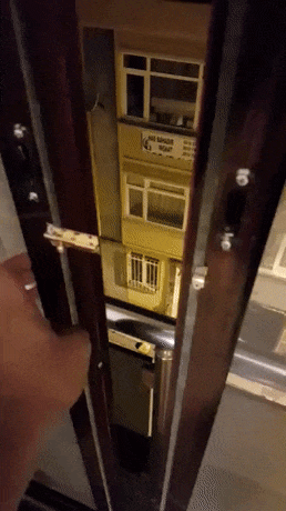 Chiếc chốt cửa vô dụng nhất thế giới