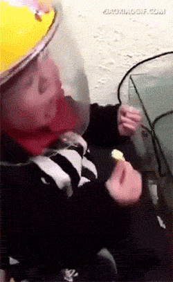 Cảm giác khi miếng ăn ngay trước mắt mà không làm gì được