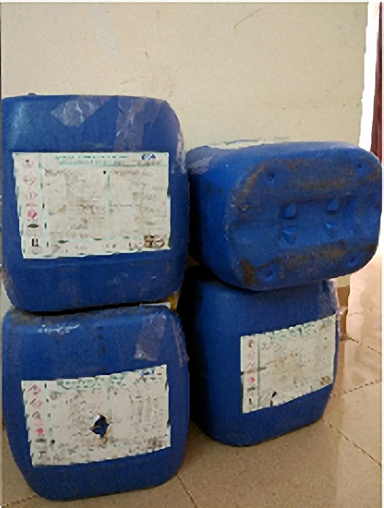 ảnh những thùng hóa chất không rõ nguồn gốc ảnh những thùng hóa chất không rõ nguồn gốc