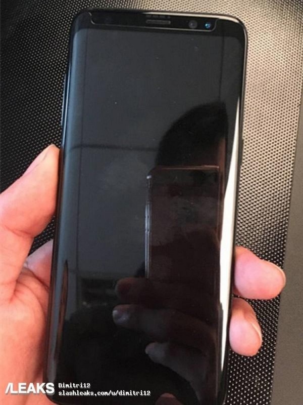 Thêm hàng loạt ảnh thực tế rõ nét bộ đôi Galaxy S8 và S8+ bị rò rỉ - 5 Thêm hàng loạt ảnh thực tế rõ nét bộ đôi Galaxy S8 và S8+ bị rò rỉ - 5