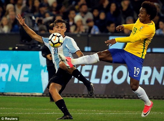 Brazil 0-1 Argentina: Người hùng Mercado - 1
Trận đấu diễn ra khá căng thẳng và quyết liệt