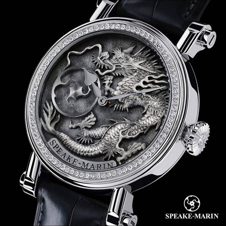 Speake-Marin Immortality mang ý nghĩa về sự bất tử, đây là một tác phẩm đặc biệt trong việc sử dụng các chất liệu tượng trưng cho sự vĩnh cửu như kim cương và Platinum 950 (thứ kim loại rất cứng và quý gấp nhiều lần vàng). Mặt số hình rồng do nghệ nhân điêu khắc nổi tiếng thế giới Kees Engelbarts xử lý lên chi tiết đến kinh ngạc, chỉ xét ở khía cạnh thẩm mỹ thôi Immortality xứng đáng được xem là một tác phẩm nghệ thuật tuyệt vời.