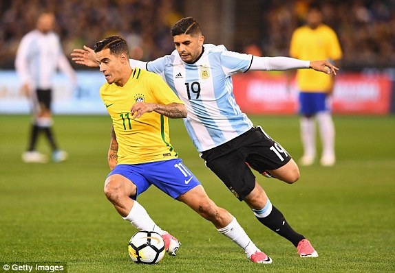 Brazil 0-1 Argentina: Người hùng Mercado - 2
Coutinho (11) bỏ lỡ khá nhiều cơ hội ở trận đấu này