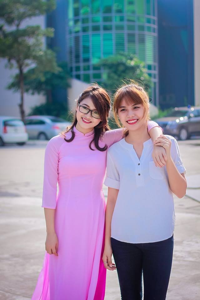 Nữ sinh kỹ thuật tươi như hoa khiến người đối diện "mê mẩn" - 10 Nữ sinh kỹ thuật tươi như hoa khiến người đối diện "mê mẩn" - 10