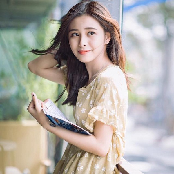 Gương mặt quảng cáo tuổi 19 yêu thích của nhiều thương hiệu lớn - 8 Dung luôn tự nhắc nhở bản thân rằng đứng trước một sự việc, cô cần xem xét, hành động cho đúng với lễ nghi phép tắc. Nó là kim chỉ nam để Dung đi đúng đường, đồng thời góp phần tạo dựng niềm tin sâu sắc vào mối quan hệ giữa người và người.