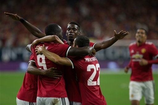 MU 2-0 Man City: Lukuka và Rashford tỏa sáng - 1
Các cầu thủ MU ăn mừng bàn thắng mở tỉ số vào lưới Man City