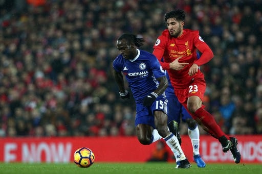 Liverpool - Chelsea: Như nước với lửa - 2
Emre Can (phải) đuổi theo Victor Moses trong trận đấu giữa Liverpool và Chelsea tại Anfield vào 31/1/2017