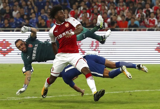 Arsenal - Chelsea: Khát khao từ điểm khởi đầu - 1
Arsenal (áo đỏ) và Chelsea (áo xanh) thi đấu giao hữu ở Bắc Kinh vào 22/7 vừa qua