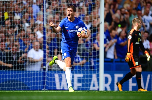 Chelsea 2-3 Burnley: Cú sốc cho nhà ĐKVĐ - 2
Morata ăn mừng pha ghi bàn đầu tiên cho Chelsea