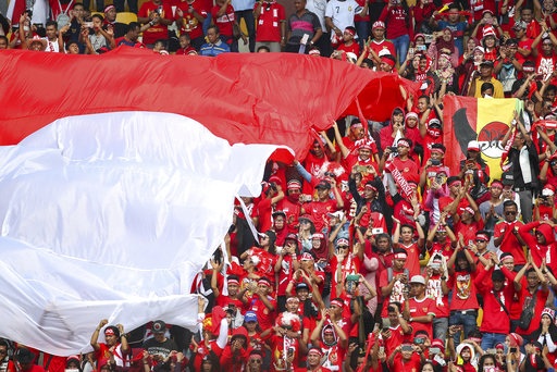 U22 Đông Timor 0-1 U22 Indonesia: Hoàn thành mục tiêu ba điểm - 3
Cổ động viên tới cổ vũ U22 Indonesia trong trận đấu với U22 Đông Timor ở Selayang, Malaysia.