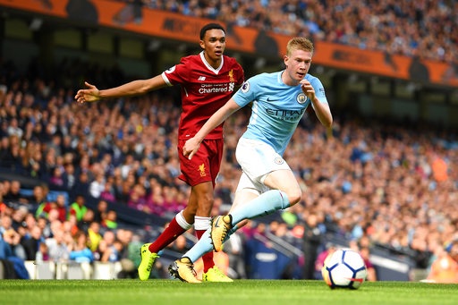 Man City 5-0 Liverpool: Sụp đổ toàn diện - 3
De Bruyne (phải) vẫn là trái tim của Man City