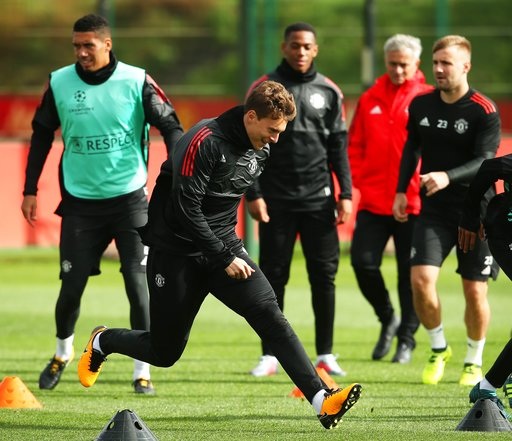 MU - Basel: Chờ sự khởi đầu mới - 1
Victor Lindelof có cơ hội thi đấu chính thức trận đầu tiên cho MU