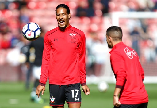 Southampton 0-1 Man Utd: Chiến thắng nhọc nhằn - 8
Virgil van Dijk của Southampton đã có thể trở lại thi đấu