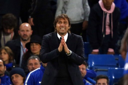 HLV Conte vẫn để ngỏ khả năng chia tay Chelsea - 1
Conte vẫn chưa hài lòng với sự ủng hộ của BLĐ Chelsea