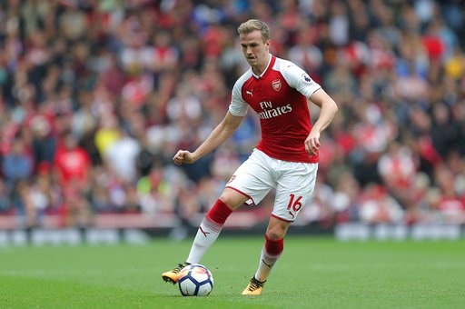
Rob Holding dần trưởng thành trong màu áo của Arsenal
